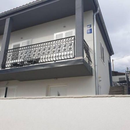 Apartman Stella 로바니스카 외부 사진