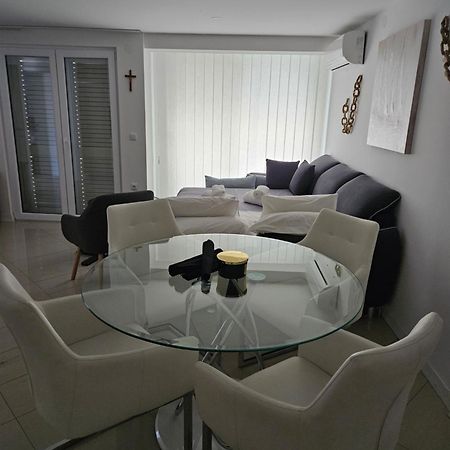 Apartman Stella 로바니스카 외부 사진