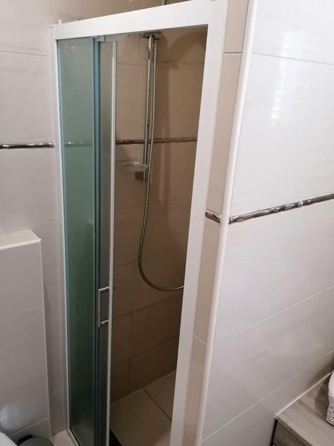 Apartman Stella 로바니스카 외부 사진