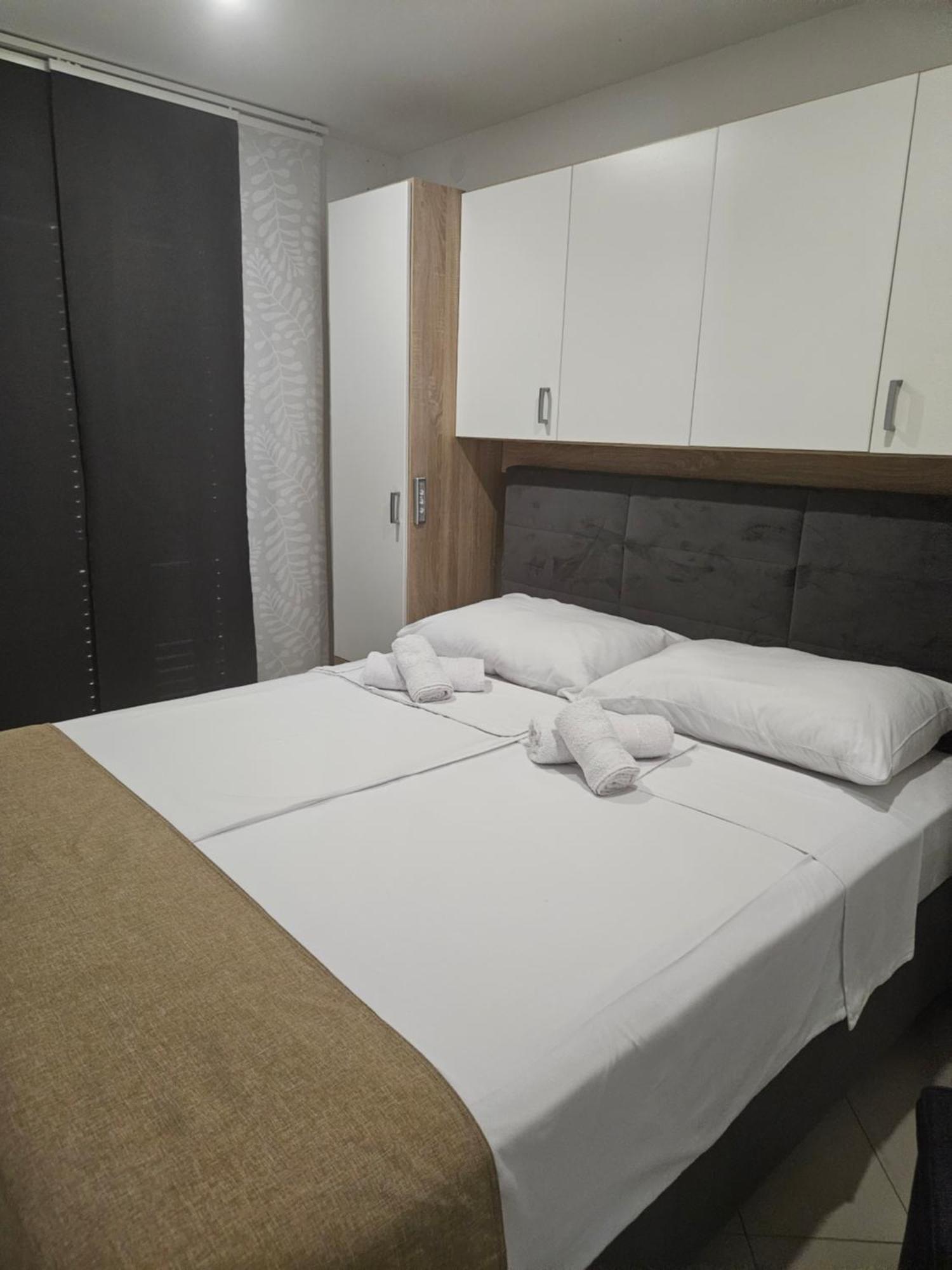 Apartman Stella 로바니스카 외부 사진